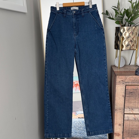 A&F 90s Relaxed Jean High Rise Curve Love - Picture 1 of 5